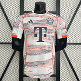 BAYERN MUNICH SEGUNDA EQUIPACIÓN 25/26 (VERSIÓN JUGADOR) - Bota de Oro Tienda